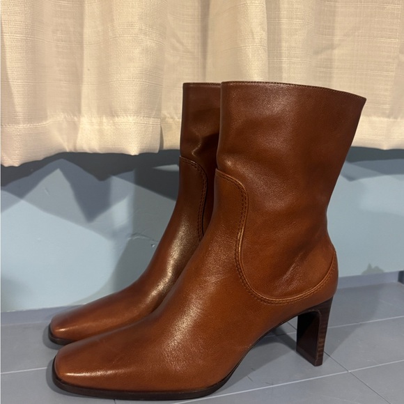 Reformation Claudette Ankle Boot
Cavalier Leather - Picture 4 of 8